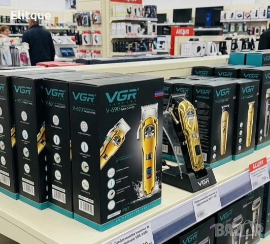 Професионална безжична машинка за подстригване VGR V-693 – стоманени ножчета, LED дисплей