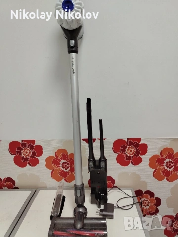 прахосмукачка Dyson v6 , снимка 3 - Прахосмукачки - 54016421