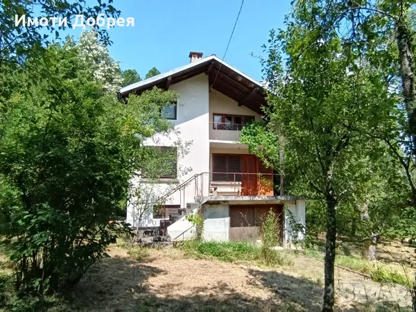 Здрава, масивна двуетажна къща с голям двор в Троянския Балкан -Троян, снимка 2 - Къщи - 55319873
