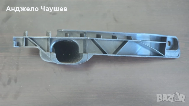 Десен Държач / Скоба за предна броня за VW Jetta / VW Golf 1K0807890B, снимка 2 - Части - 55537178
