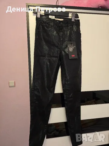 Дамски панталон Levi's , снимка 2 - Къси панталони и бермуди - 55642987