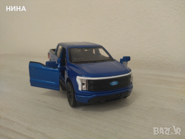 Метална количка Ford F 150 Platinum !!!, снимка 2 - Колекции - 54822294