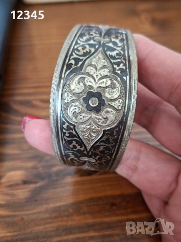 Руска старинна сребърна гривна с ниело