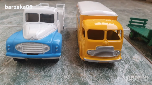4 броя Играчки Dinky Toys China, снимка 3 - Колекции - 54269354