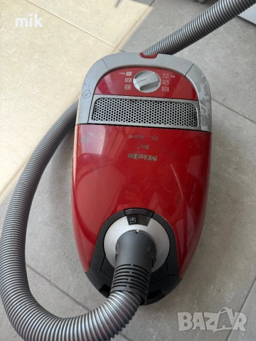 Прахосмукачка Миеле 2200W, снимка 5 - Прахосмукачки - 54503005