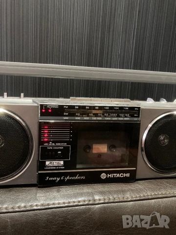 HITACHI TRK-6701W VINTAGE RETRO BOOMBOX радио касетофон, снимка 2 - Радиокасетофони, транзистори - 54778620