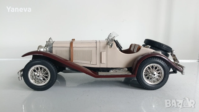Mercedes-Benz SSK 1928 в мащаб 1:18, произведен от италианската компания Bburago. , снимка 3 - Коли, камиони, мотори, писти - 55003235