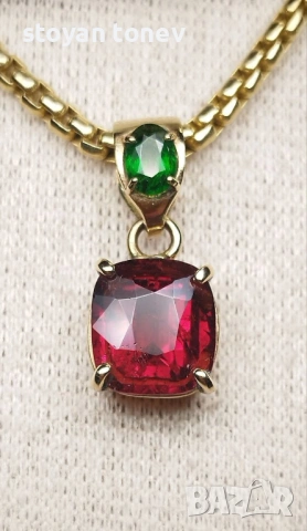 "Тайнствен Пламък“ – авторски медальон с редки натурални гранати! Нов!, снимка 4 - Колиета, медальони, синджири - 54083968