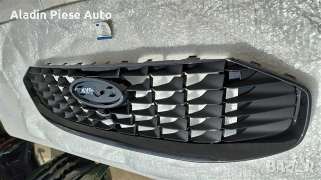 Front bumper central grille Ford Kuga year 2024 2025 2026 code PV4B-8200-BA, PV4B8200BA , снимка 2 - Аксесоари и консумативи - 54617440