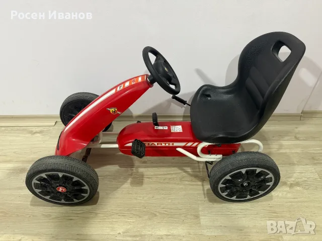 Детска количка / картинг с педали тип Abarth, Hecht, червена, 3-7 години, снимка 2 - Коли, камиони, мотори, писти - 55492285