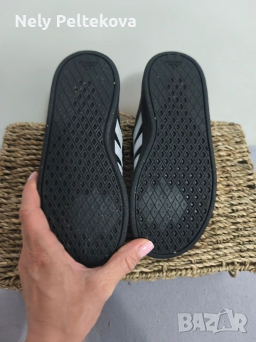 маратонки Adidas , снимка 3 - Детски маратонки - 55068924