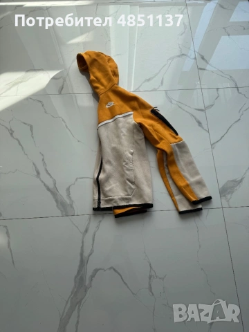 Оригинален Nike tech fleece отанжево и бежаво , размер S, снимка 7 - Спортни дрехи, екипи - 54904124