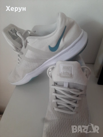 Дамски маратонки Nike