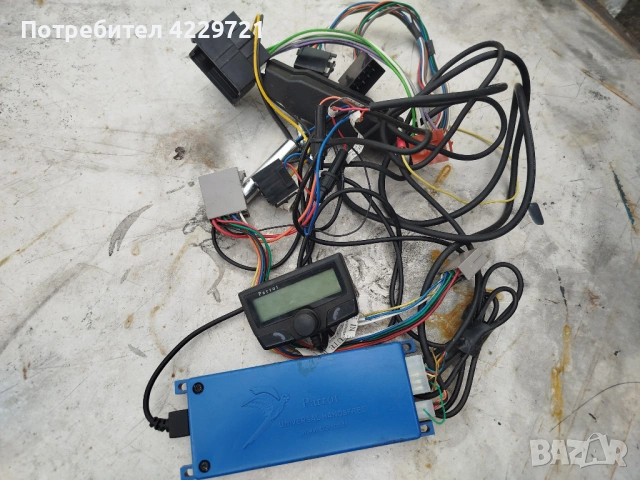 Bluetooth handsfree система за кола Parrot CK3100 , снимка 6 - Аксесоари и консумативи - 54160170