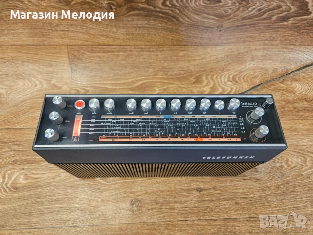 Ретро Telefunken Bajazzo Universal 201 – Легенда от златната ера на транзисторите, снимка 4 - Радиокасетофони, транзистори - 54565889