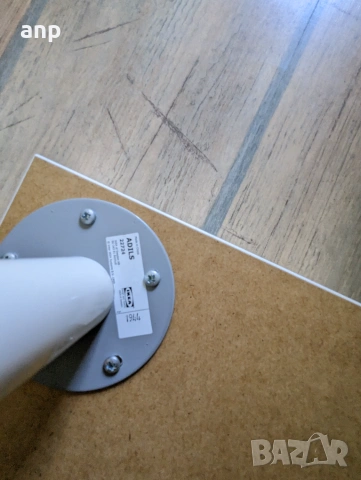 Бюро/маса IKEA - плот LAGKAPTEN и крака ADILS (120x60 см), снимка 6 - Бюра - 55273530