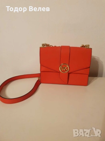 Продавам дамска чанта Michael Kors