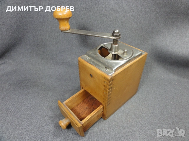 СТАРА РЕТРО ДЪРВЕНА МЕЛНИЦА ЗА КАФЕ РЪЧНА КАФЕМЕЛАЧКА, снимка 2 - Антикварни и старинни предмети - 54712646