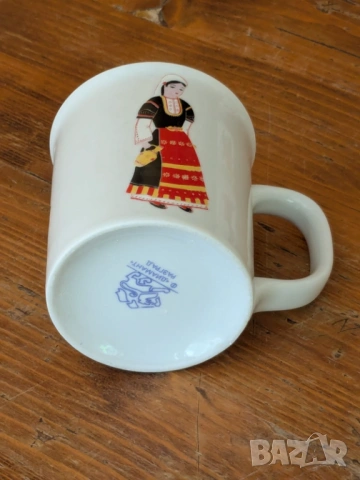 Колекционни чаши, снимка 3 - Антикварни и старинни предмети - 54246411