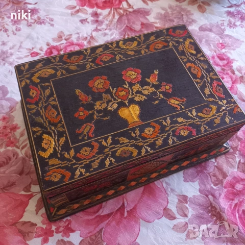 Антикварна. Стара дървена кутия., снимка 4 - Антикварни и старинни предмети - 54227996