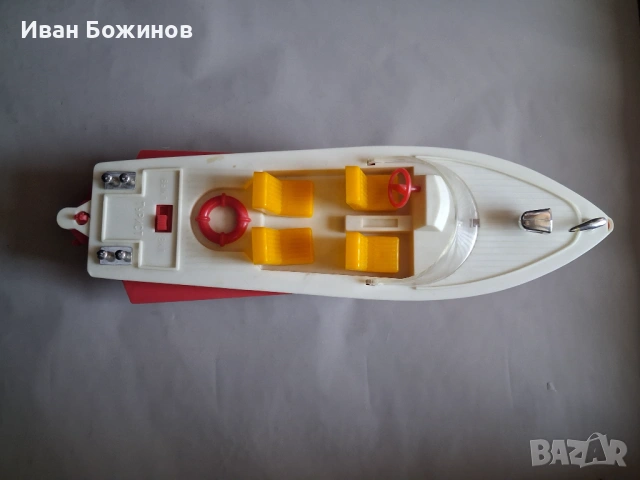 Руска детска моторна лодка.