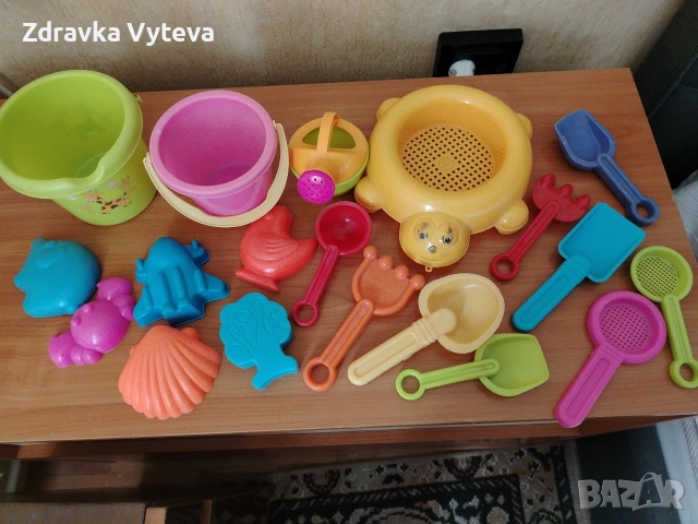 Голям детски комплект играчки за плаж и пясък – 19 части