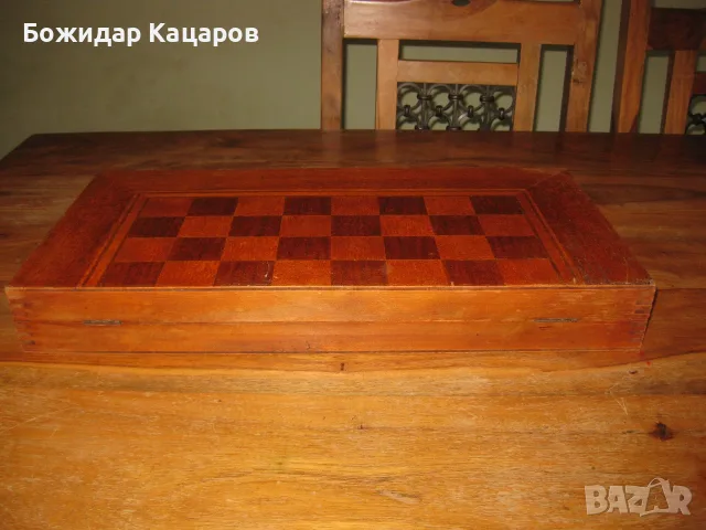 Стара табла с бакелитови пулове и кокалени зарове. Цена 35 евро.Пращам по Еконт., снимка 6 - Шах и табла - 55678877