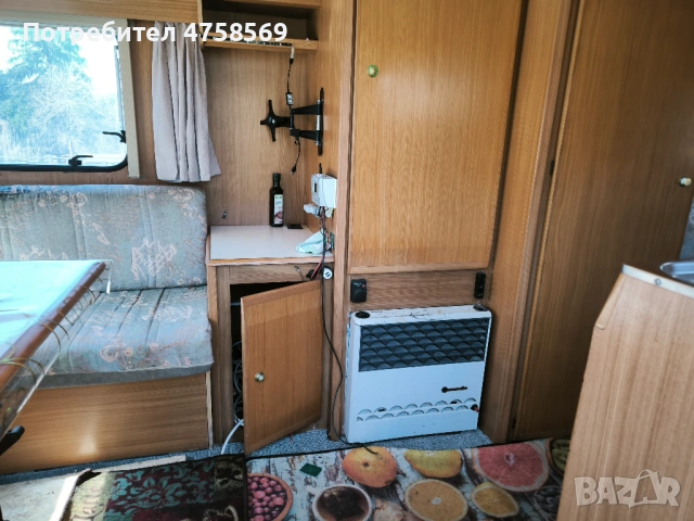 Продавам легендарна немска каравана Dethleffs, модел RM5., снимка 4 - Каравани и кемпери - 54200854