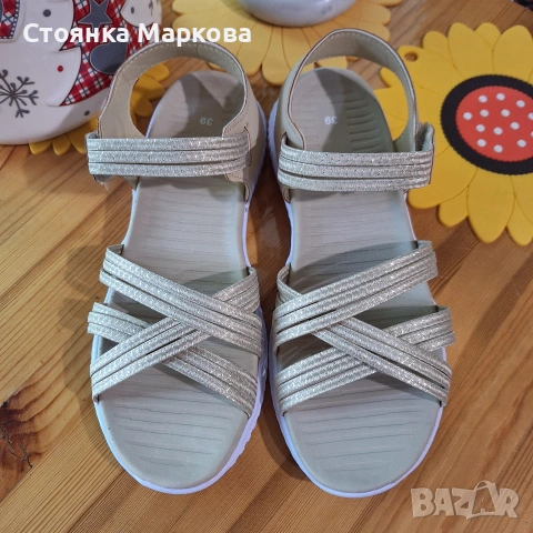 Нови сандали в бежово