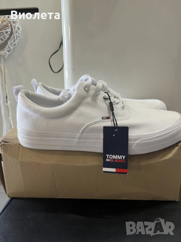 Кецове на Tommy Hilfiger номер 44, снимка 2 - Кецове - 55441788