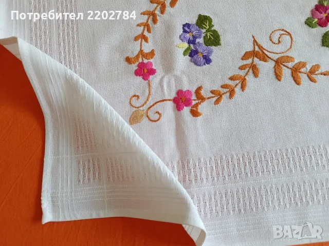 Битови, бродирани карета за маса , снимка 3 - Покривки за маси - 55660926