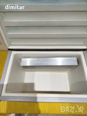 Хладилник ELECTROLUX - 12 V /220 V/ GAS , снимка 9 - Хладилни чанти - 55223661