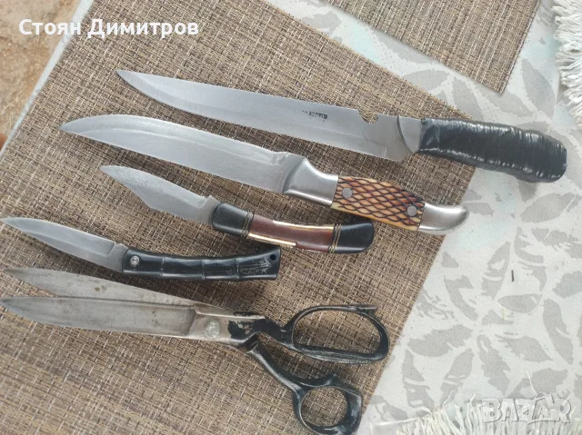 Два ножа стари здрави,две ножчета и шивашка ножица,,чилик,, стомана изработка красива на всички , снимка 11 - Антикварни и старинни предмети - 55616485