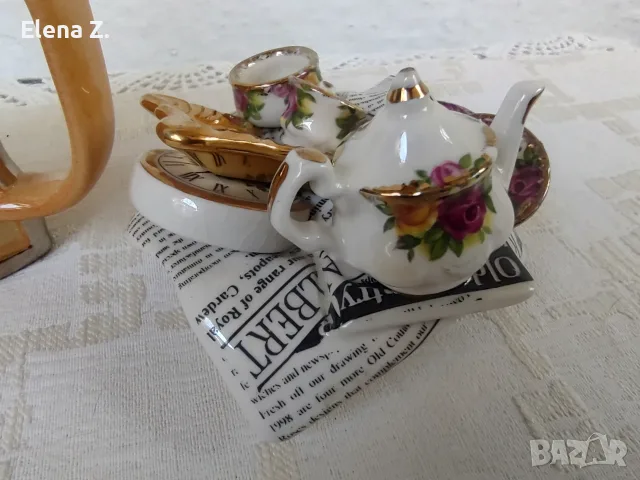 Royal Albert Старите селски рози - колекционерски чайник Cardew, снимка 4 - Колекции - 55508347