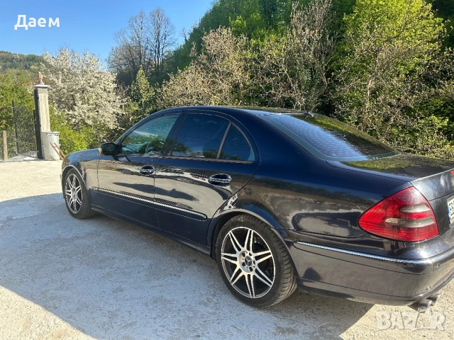 Mercedes w211 E270 CDI Ръчка, снимка 2 - Автомобили и джипове - 54623568