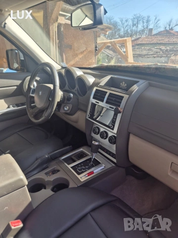Dodge Nitro 2.8 CRD, снимка 5 - Автомобили и джипове - 54414519