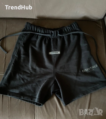 Къси гащи на essentials