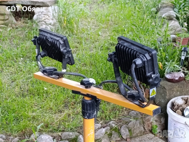 Двоен LED работен прожектор с телескопичен статив, снимка 3 - Други инструменти - 54701421
