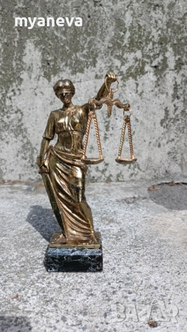 Бронзова скулптура на Темида , древногръцка богиня на правосъдието и закона . , снимка 7 - Статуетки - 54585929