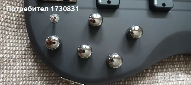 Yamaha TRBX 505 Translucent Black 5-струнна бас китара, снимка 3 - Китари - 55605009