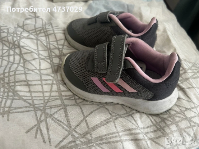 Детски маратонки Adidas 22, снимка 3 - Детски маратонки - 54316186