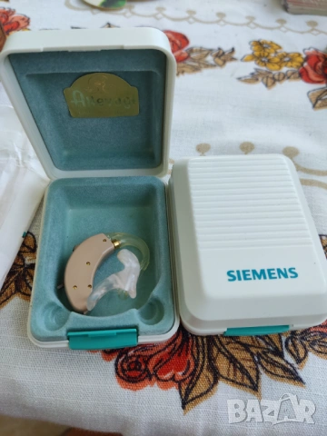 Siemens 2бр. аналогови немски слухови апарати, снимка 2 - Медицинска апаратура - 54794115