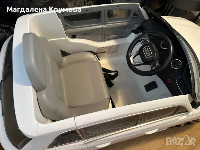 Електрическа кола Audi, снимка 4 - Детски велосипеди, триколки и коли - 55331113