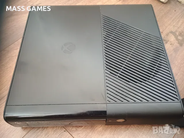 XBOX 360 E MODEL 250 GB, снимка 5 - Xbox конзоли - 55597596