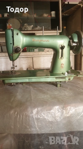 Продавам шевна машина Husqvarna typ18