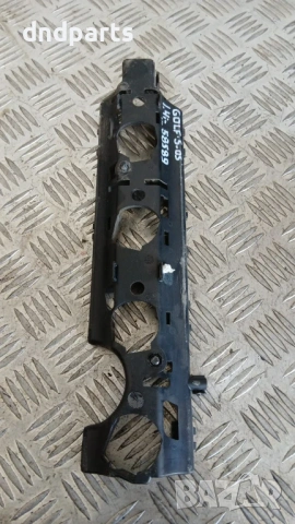 Пластмаса двигател VW Golf 5 1.4 2005