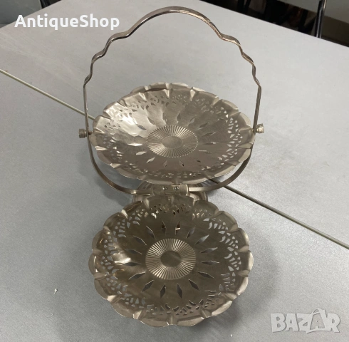 Сгъваема метална поставка на три нива. Бонбониера, снимка 2 - Прибори за хранене, готвене и сервиране - 54216898