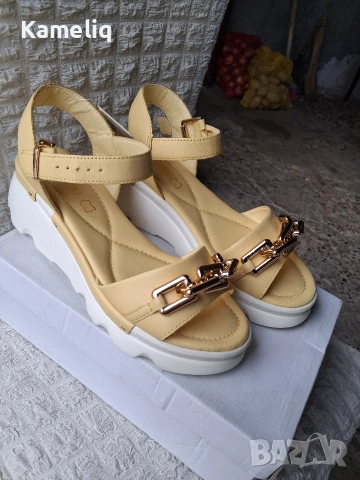 НОВИ Кожени сандали Lasocki, снимка 5 - Сандали - 54032642