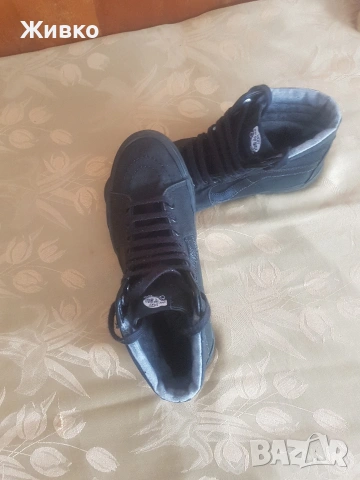 Продавам маратонки VANS , снимка 4 - Кецове - 54713649