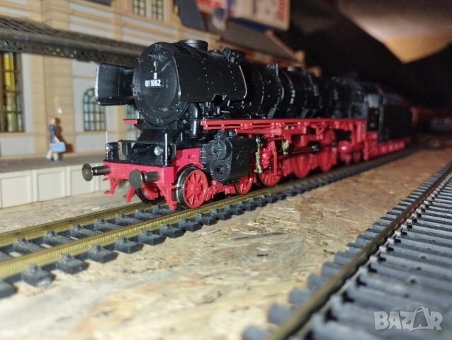 Парен локомотив Roco BR01 HO 1/87
